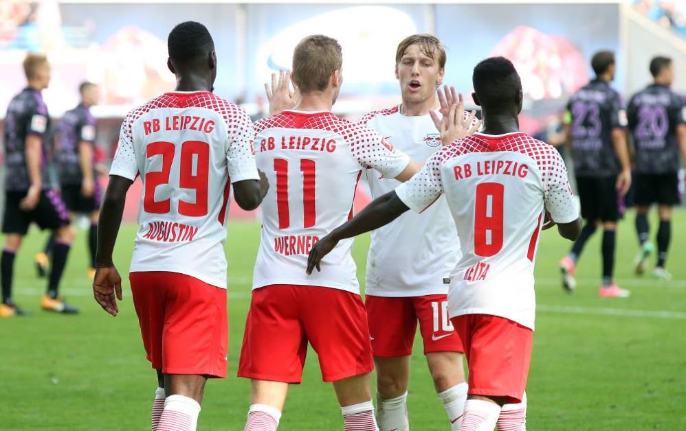 跳的运动员 跳的运动员