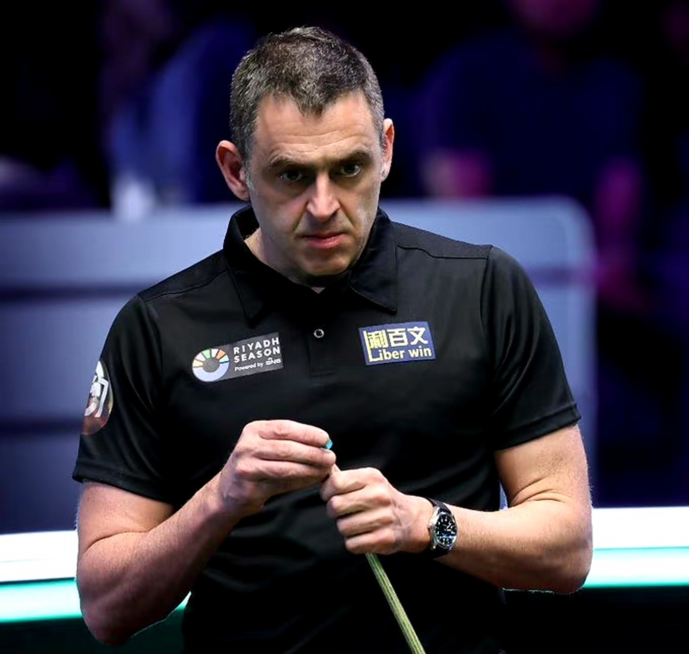 并确保至少 并确保至少